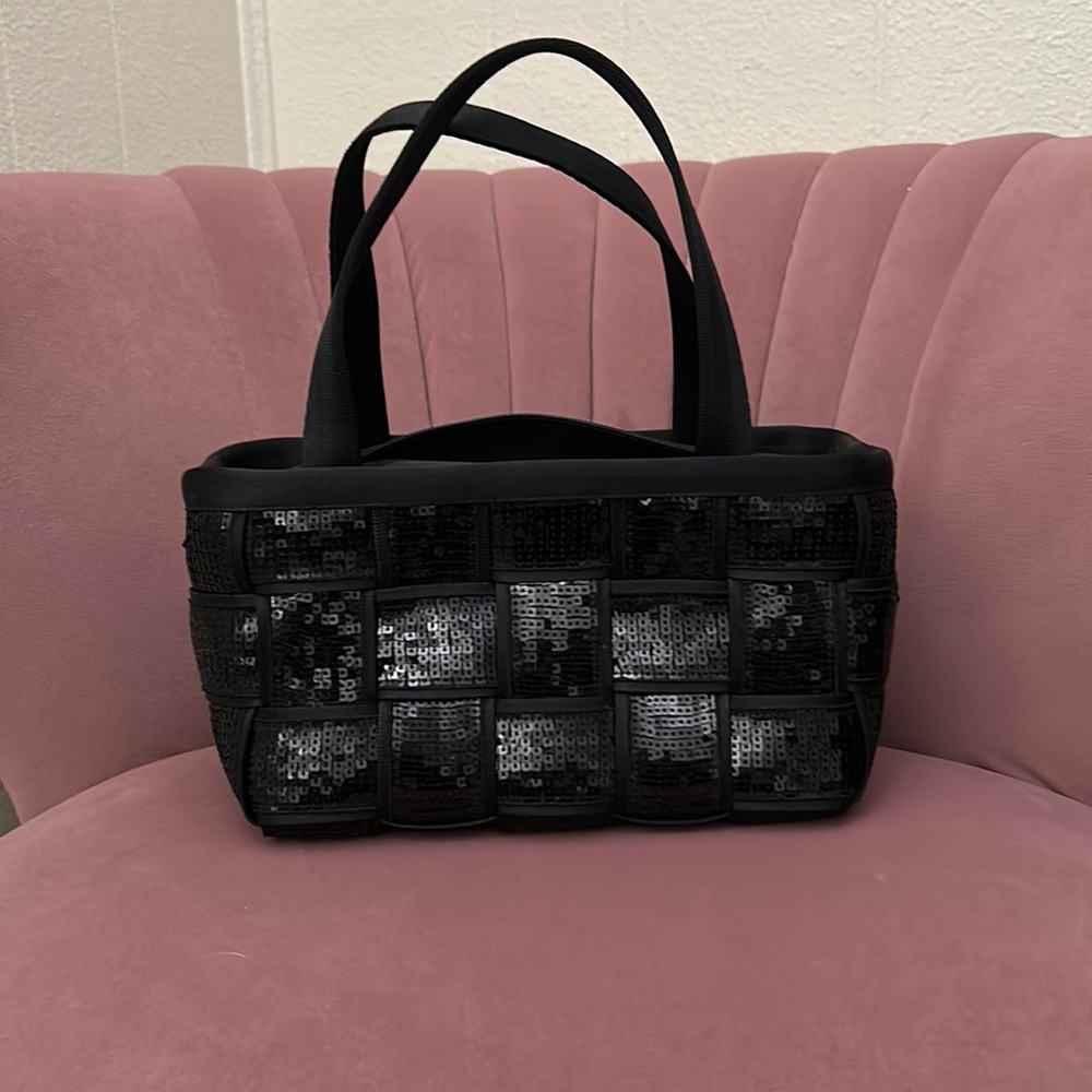 Harvey’s seatbelt bag